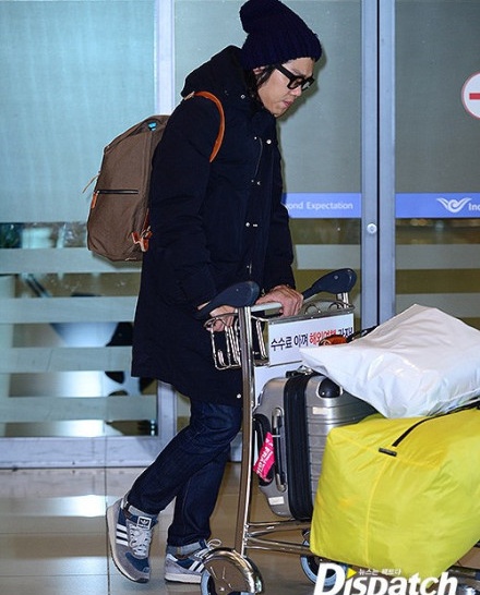 Lee Hyori và chồng né ống kính khi trở về sau tuần trăng mật 3