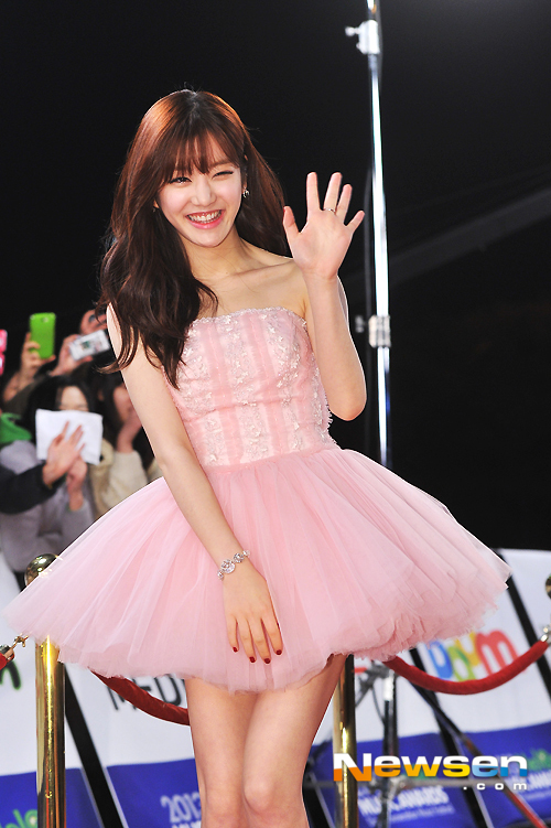Dàn idol Hàn tỏa sáng trên thảm đỏ Melon Music Awards 2013 14