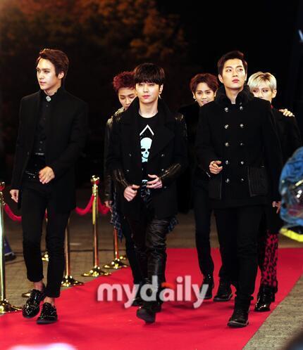 Dàn idol Hàn tỏa sáng trên thảm đỏ Melon Music Awards 2013 21