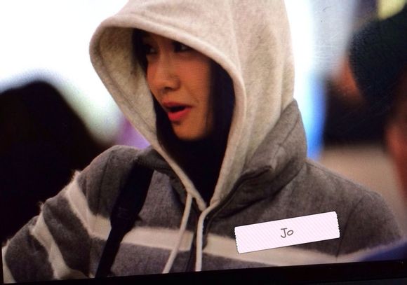 Yoona (SNSD) trùm kín và lộ vẻ mệt mỏi tại sân bay 2