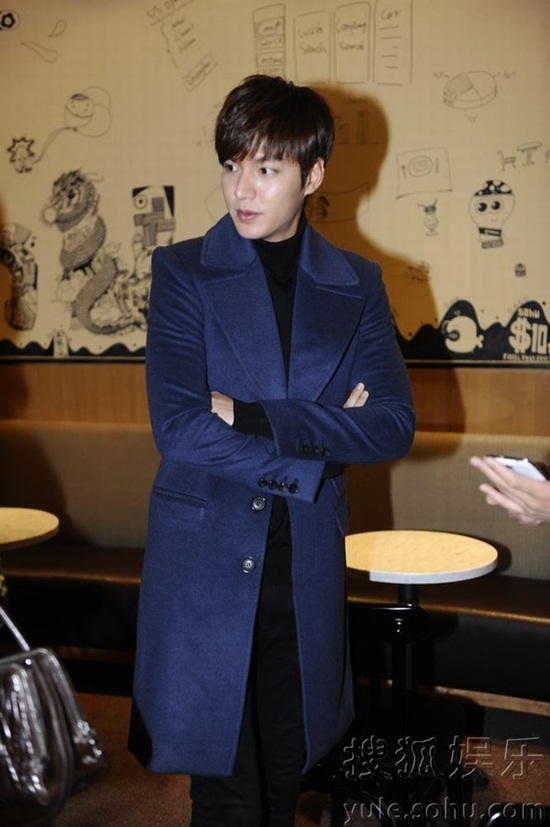 Lee Min Ho biểu cảm siêu đáng yêu đốn tim fan Trung 12