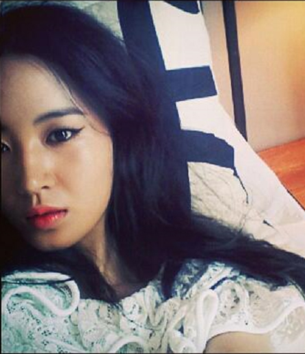Yuri (SNSD) cán mốc 1 triệu người theo dõi trên Instagram 3