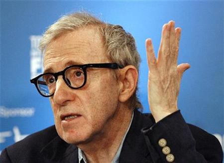 Woody Allen: 3 lần ôm tượng Oscar và 2 lần lạm dụng con gái nuôi 1