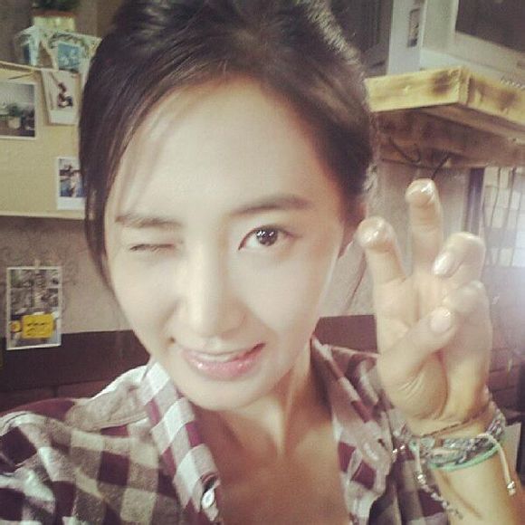 Yuri (SNSD) cán mốc 1 triệu người theo dõi trên Instagram 7