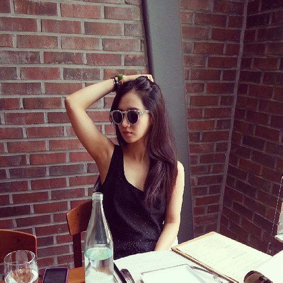 Yuri (SNSD) cán mốc 1 triệu người theo dõi trên Instagram 9