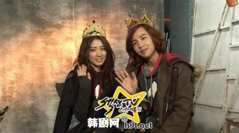 Ngắm loạt ảnh Park Shin Hye “cực yêu” bên các mỹ nam 17