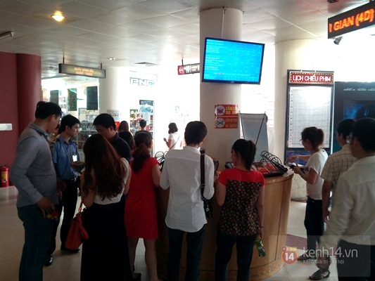 Tấp nập các khu vui chơi tại Hà Nội trong kì nghỉ lễ 18