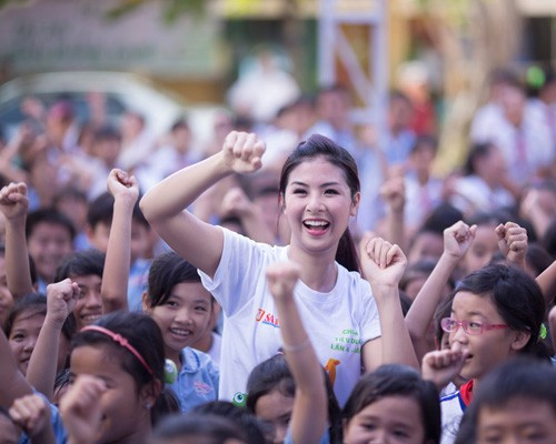 Hành trình "khẳng định mình" của những Hoa hậu từng bị "chê" nhan sắc 16