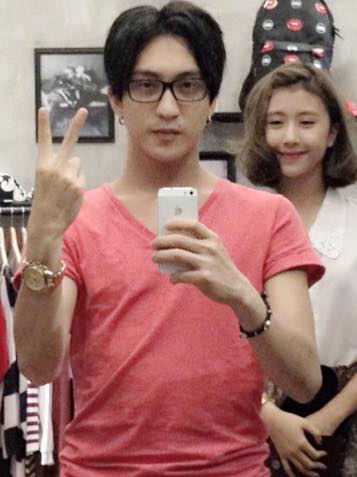 Hòa Minzy chụp ảnh cùng Công Phượng, Bê Trần lạ lẫm với kiểu đầu "bổ luống" 2
