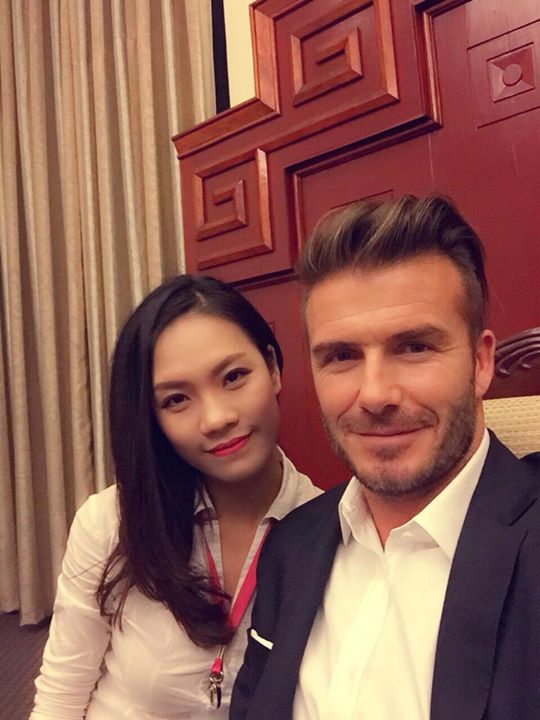 Bức ảnh cô gái Việt chụp ảnh cùng Beckham gây sốt 1