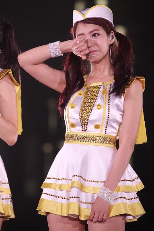KARA khóc như mưa trước 45.000 fan Nhật 10