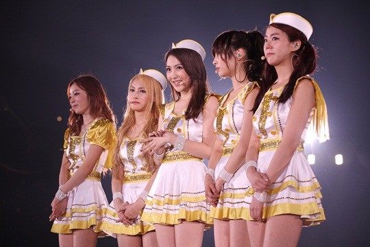 KARA kh&oacute;c như mưa trước 45.000 fan Nhật 9