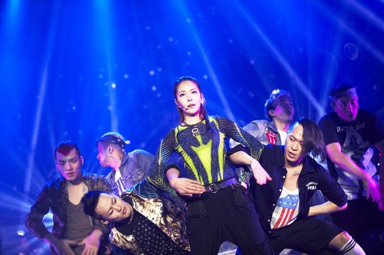 Solo concert &ldquo;tổng kết 13 năm sự nghiệp&rdquo; của BoA th&agrave;nh c&ocirc;ng rực rỡ 3