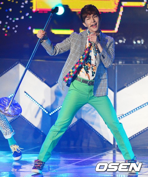 SHINee tổ chức show diễn đánh dấu sự trở lại 7