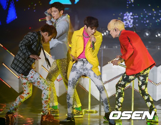 SHINee tổ chức show diễn đánh dấu sự trở lại 13