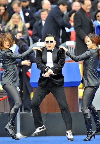 JYJ và Psy "náo loạn" Lễ nhậm chức Tổng thống Hàn 1