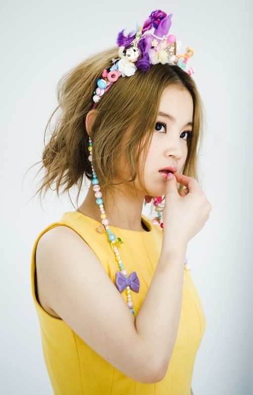 Một mình Lee Hi "chấp" cả 4 anh 2AM 1