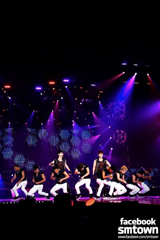 "Nam châm" DBSK hút 850.000 fan 2