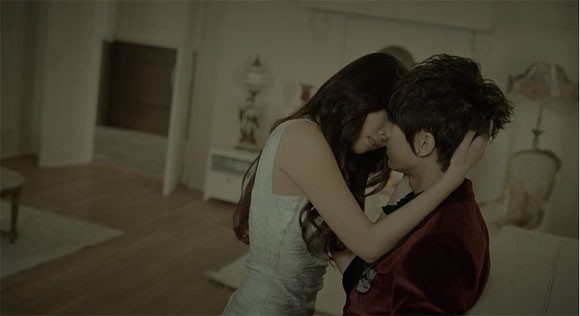Chi&ecirc;m ngưỡng bộ sưu tập c&aacute;c nụ h&ocirc;n trong Kpop 23