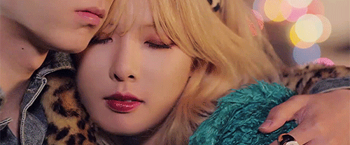 Những khoảnh khắc đáng nhớ trong MV "người lớn" của Trouble Maker 14