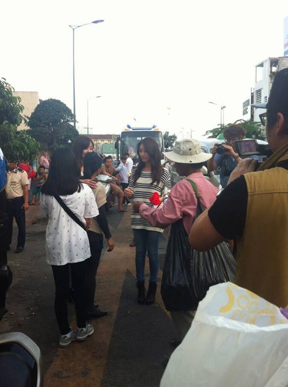 Fan Vi&ecirc;̣t b&acirc;́t ngờ "ch&ocirc;̣p được" SECRET tại Sài Gòn 2