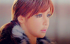 Những hình ảnh đẹp "ngất ngây" trong MV mới của 2NE1 18