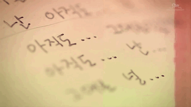 Khoảnh khắc làm fan "đổ như chuối" của EunHae trong MV mới 48