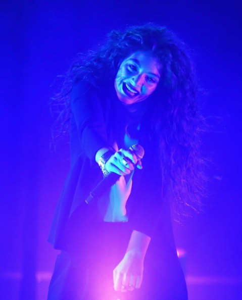 Lorde và những giây phút cực "dị" trên sân khấu 37
