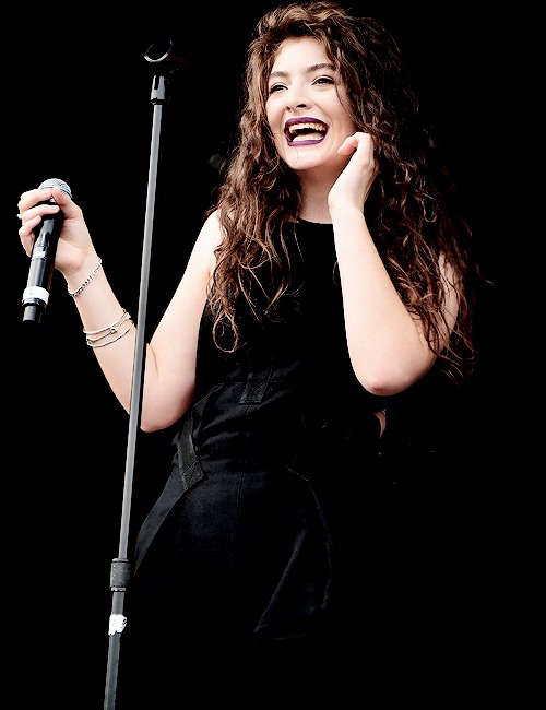 Lorde và những giây phút cực "dị" trên sân khấu 41