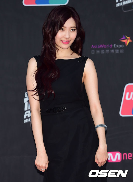 Tiffany (SNSD), Yoon Eun Hye bị chê "dừ" và kém sắc tại MAMA 2014 38