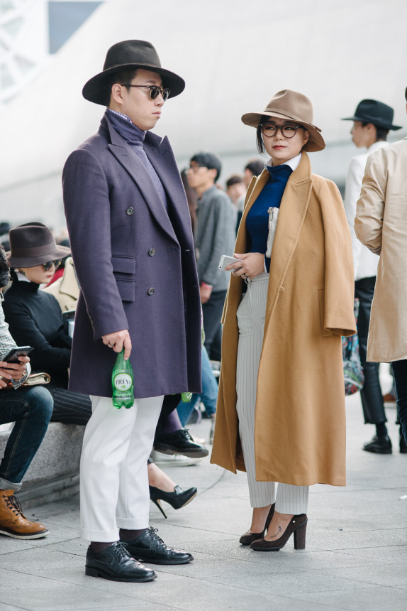 Street style phá cách và phụ kiện độc đáo tại Tuần lễ thời trang Seoul 19