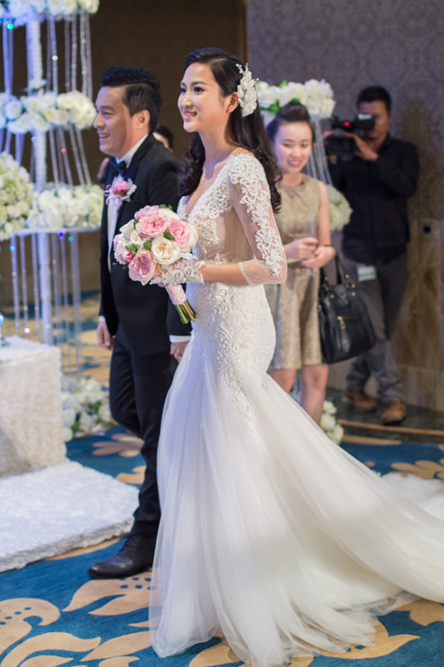 Chiêm ngưỡng loạt váy cưới của sao Việt - Hoa - Hàn kết hôn năm 2014 24
