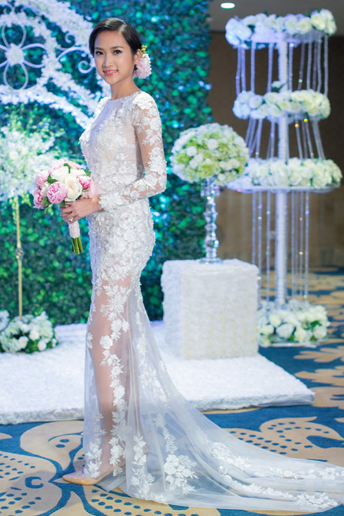 Chiêm ngưỡng loạt váy cưới của sao Việt - Hoa - Hàn kết hôn năm 2014 25