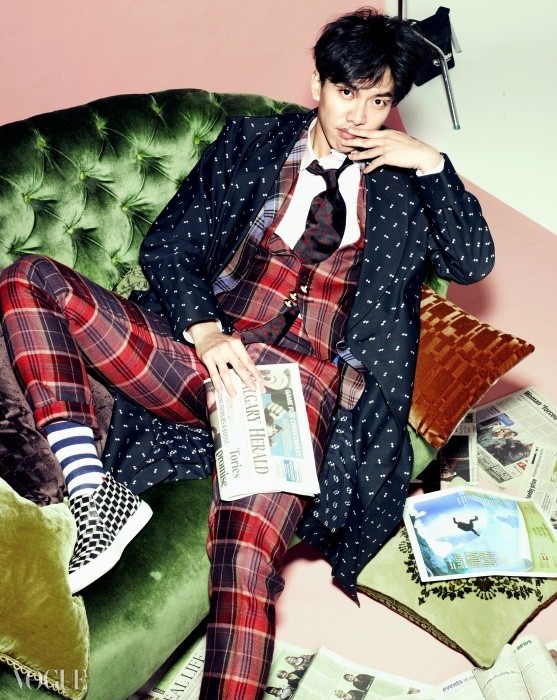 Rain và Lee Seung Gi "đốn tim" fan trên tạp chí thời trang tháng 1 11