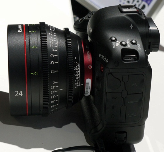 Canon cho ra mắt máy ảnh giá "khủng" 5