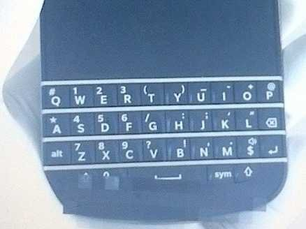 Fan BlackBerry “ném đá” thiết kế điện thoại bàn phím mới 1