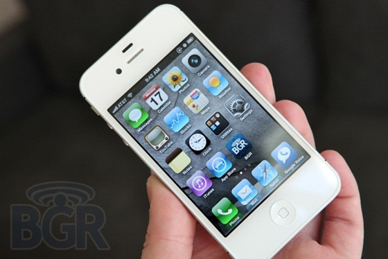 Apple sẽ cho ra mắt iPhone gi&aacute; rẻ trong thời gian tới 4