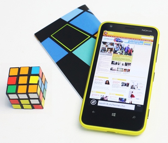 Trên tay Nokia Lumia 620 - Windows Phone 8 giá rẻ 14