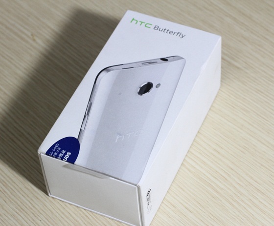 Trên tay HTC Butterfly - Smartphone màn hình full HD 1