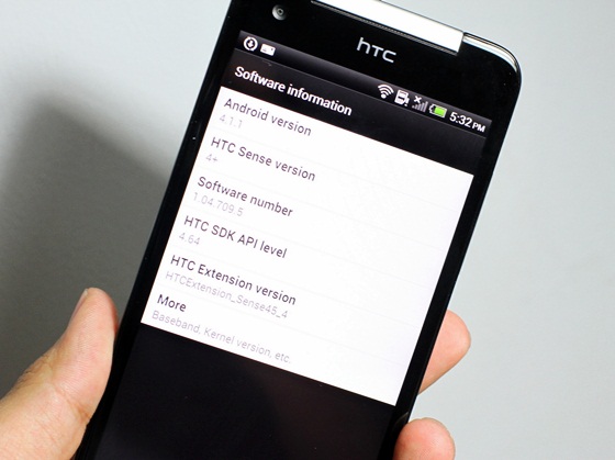 Trên tay HTC Butterfly - Smartphone màn hình full HD 9