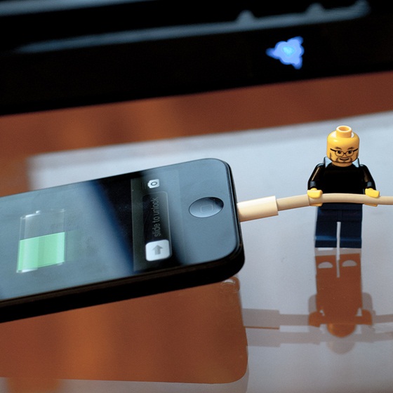 D&ugrave;ng smartphone: Trăm kiểu mỗi ng&agrave;y  14