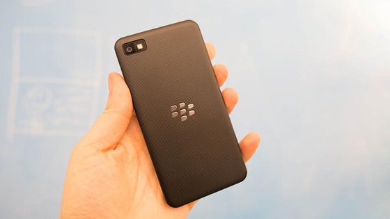 BlackBerry Z10 phiên bản mở mạng có giá... 999 USD 2