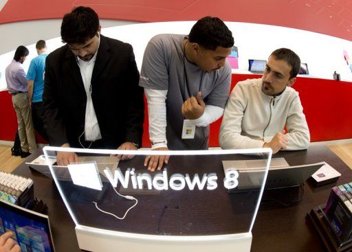 Microsoft tung tiền chiêu mộ hacker 2