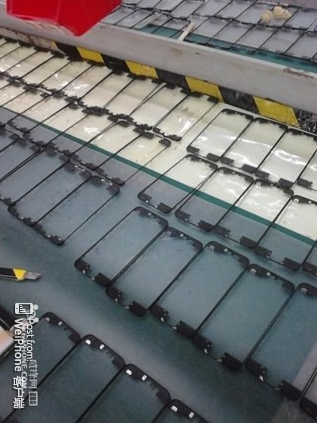iPhone 5S sẽ thay đổi vị tr&iacute; camera trước 3