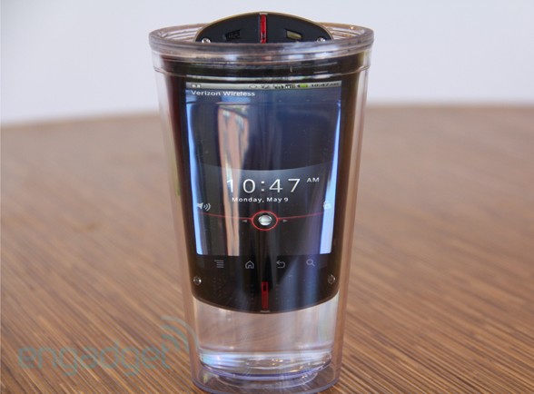 Casio cho ra mắt smartphone chống nước, thiết kế hầm hố 3