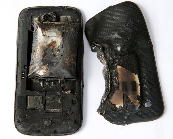 Galaxy S III phát nổ ngay trong túi quần 2