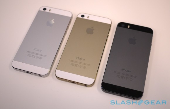 iPhone 5S vàng và bạch kim "cháy hàng" tại Hồng Kông, Trung Quốc 2