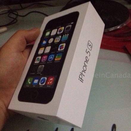 Apple Canada nhầm iPhone 5S thành... iPhone 6 4