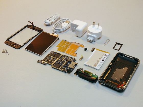 Mức giá trung bình của iPhone đắt gấp 2 lần smartphone Android 2