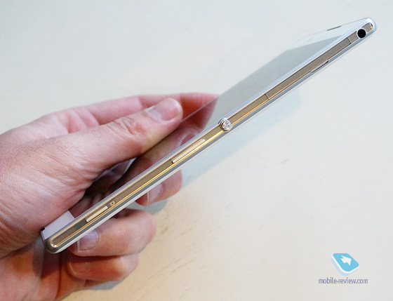 Cận cảnh Sony Xperia T2 Ultra 12